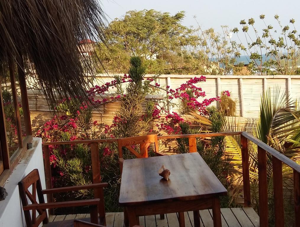 Отель Lapa Lapa Lobitos Bungalows Экстерьер фото